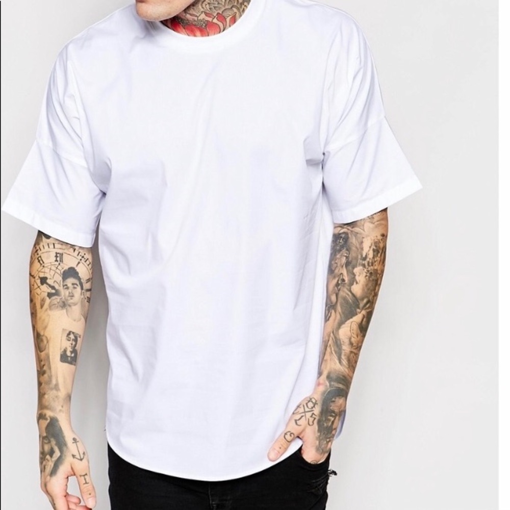 Oversized sleeves medium calvin klein T-shirt